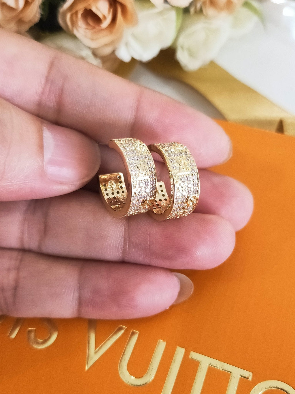 Louis Vuitton Circle Earrings - 18K Yellow Gold